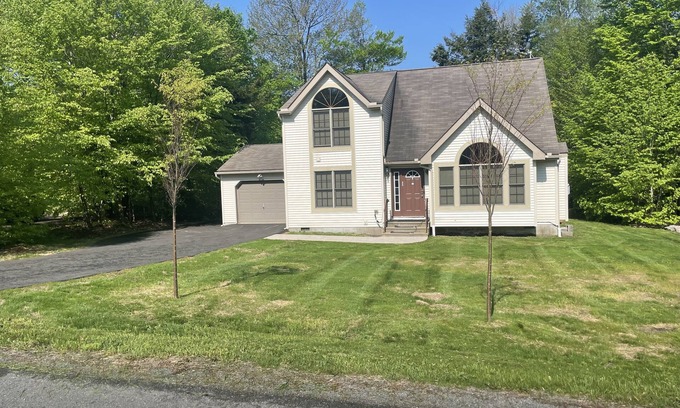 Tobyhanna House | Beautiful 3 bed/2 bath house in an amenity filled golf community near Camelback