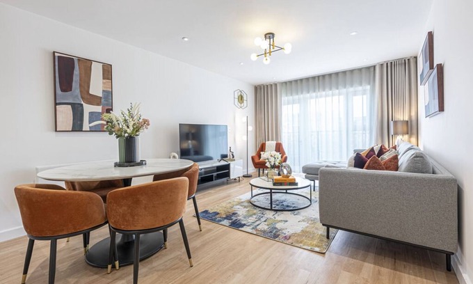 Whittington Apartment | Beautiful 3 bed 3 bath flat NW London