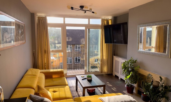 Swiss Cottage Apartment | Beautiful 3-bed flat at Swiss Cottage