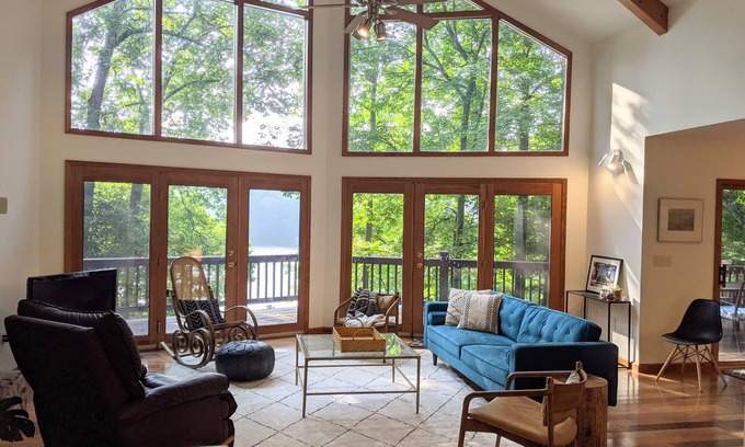 Robbinsville House | Beautiful 3-bedroom Lake Front Home on Lake Santeetlah