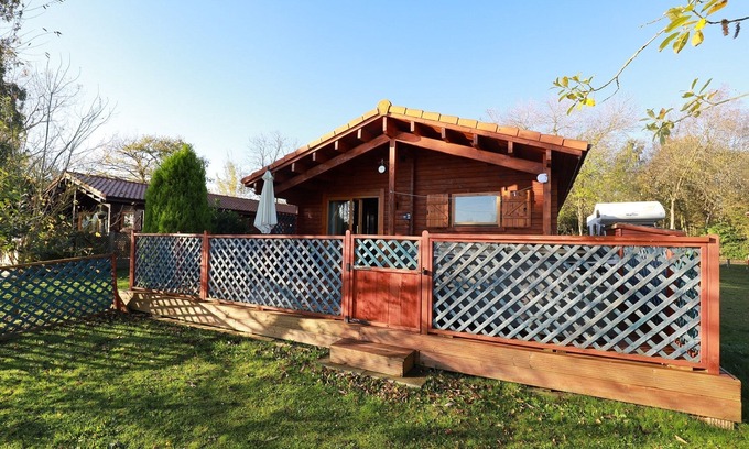 Tattershall Cabin | Beautiful 3 Bedroom Lodge on a Fishing Lake with Hot Tub.
