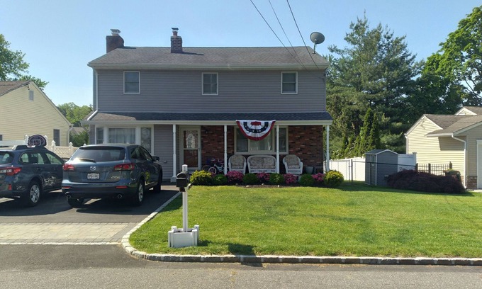 West Hills House | Beautiful 3-bedroom house with WiFi in Huntington