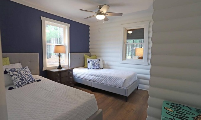 New Lisbon House | Beautiful 3 Bedroom Home near Lake and Night Life!