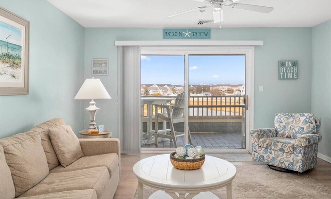 Heron Harbour Isle Condo | Beautiful 3 Bedroom Condo with Bay Views, Indoor and Outdoor Pools!