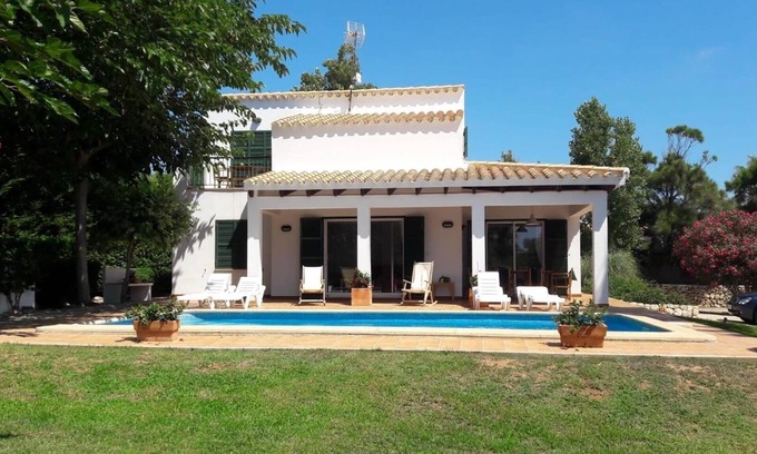 Binisafua Villa | Beautiful 3 Bedroom Villa with Private Pool & Sea Views