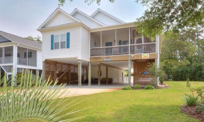 Tranquil Harbour House | Beautiful 3 BR/2.5 BA Home-Close to Beach & Waterway-Private POOL-Sleeps 8