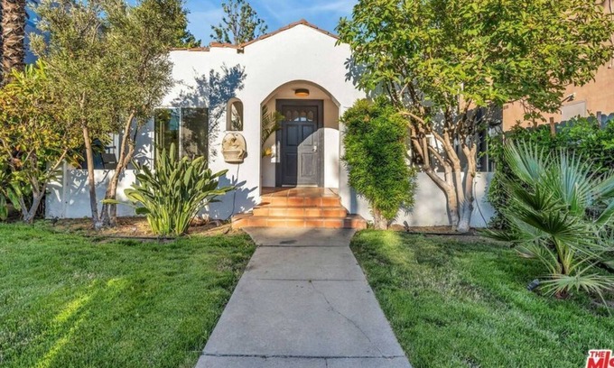 West Hollywood Apartment | Beautiful 3 Br. Single family L-(580859) by Houzlet