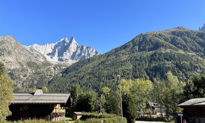 Les Praz-de-Chamonix Apartment | BEAUTIFUL 3 BEDROOMS APARTMENT WITH STUNNING VIEWS n