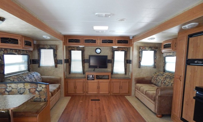 Pikeville House | Beautiful 32' RV Rental near Fall Creek Falls State Park - Lots of amenities!