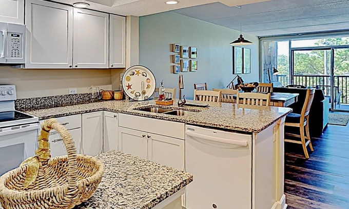 North Litchfield Beach Condo | Beautiful 327 Litchfield Retreat. Minutes from the Beach, Community Pool