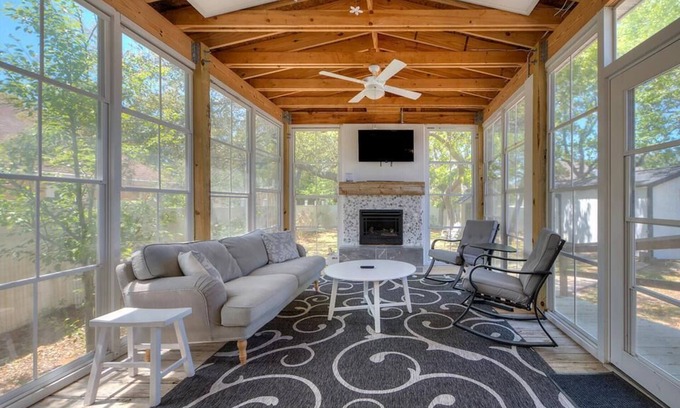 Yaupon Beach House | Beautiful 3BR,1Full BA, 2 Half BA - Hot tub, Walk to Beach, Dog Friendly, Sleeps