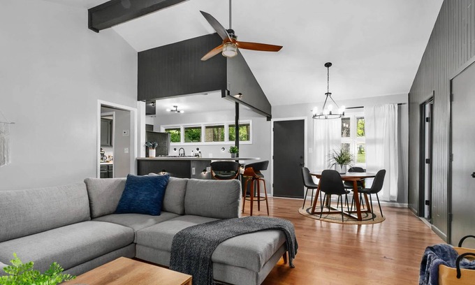 Prairie Village House | Beautiful 3BRHome*Wonderful Neighborhood&Location!