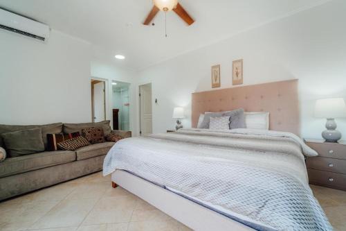 Gold Coast House | Beautiful 4 bedroom house in gold coast