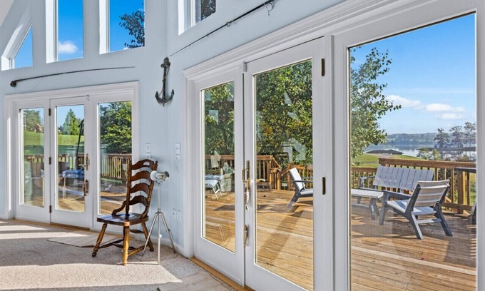 Livingston Cottage | Beautiful 4-Bedroom Lakefront Cottage with Dock