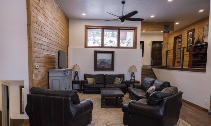 North Snyderville Basin House | Beautiful 4 Bedroom Park City Home W Hot Tub