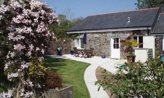 Saltash Cottage | Beautiful 4* Cottage in a peaceful, rural setting with Country Club membership.