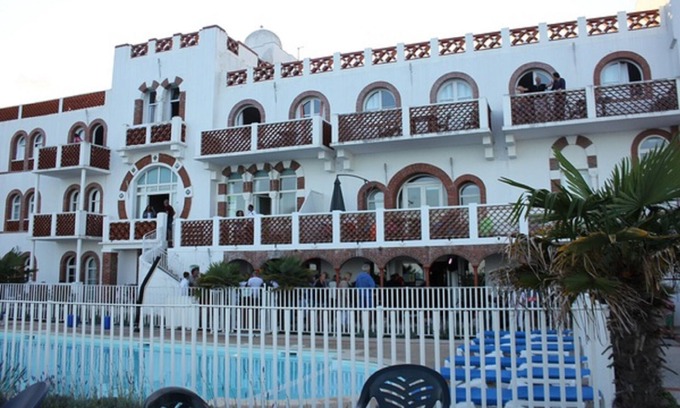 La Tranche-sur-Mer Apartment | BEAUTIFUL 4/6 person beachfront APARTMENT with balcony * 3 keys