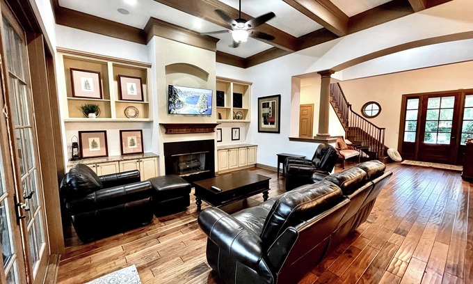 Bluffton House | Beautiful 4BR/4BA.Close to HHI/SAV/BEU, 5 minutes to Palmetto Bluff's entrance