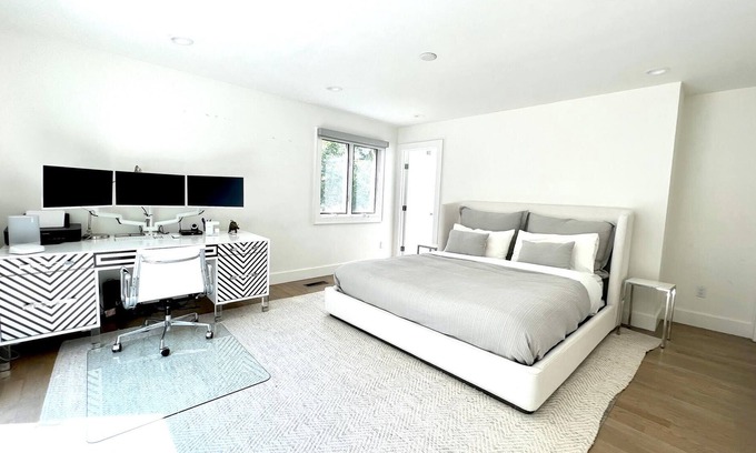 Quogue House | Beautiful 4BR contemporary in Quogue...quiet cul-de-sac minutes from the beach!