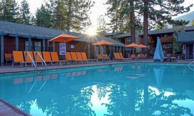 Tahoe Meadows Cabin | Beautiful 5 Bedroom Cabin - 3 Peaks Preferred Rate