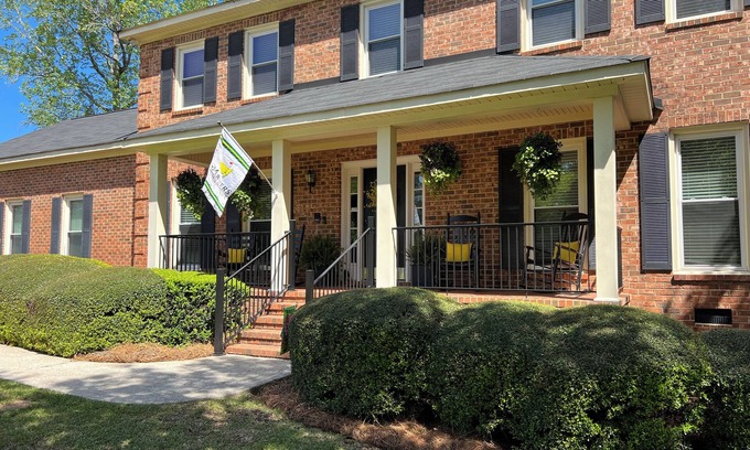 Evans House | Beautiful 5 Bedroom Masters & ANWA Rental