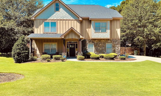 North Augusta House | Beautiful 5 BR, 3 BA, home only minutes away from the Masters and Peach Jam!