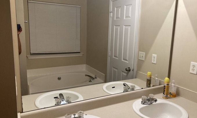 Inman House | Beautiful 6 bedrooms 3 baths FAYETTE/Clayton
