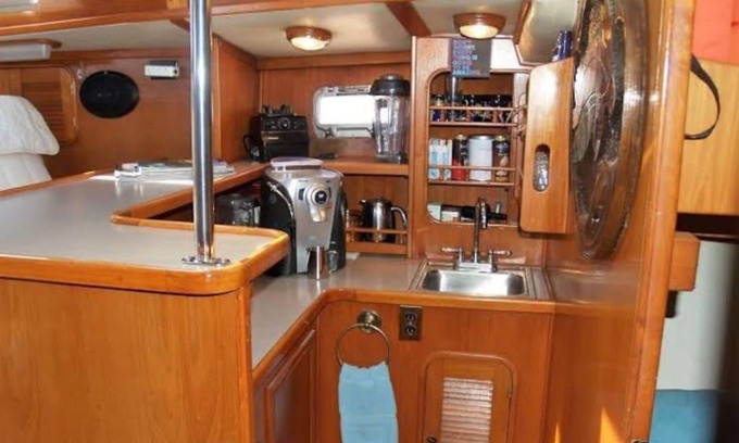 La Paz Boat Rental | Beautiful 72 foot sailing yacht. Explore the Sea of Cortez in style.