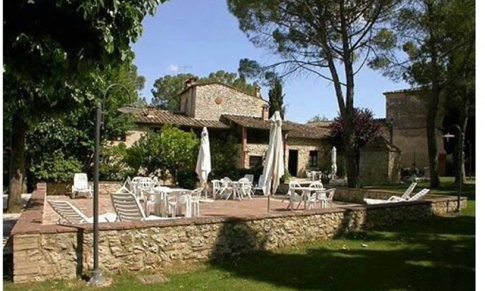 Colle di Val d'Elsa House | Beautiful apartment in villa for 4 people with pool, TV, patio and pets allowed