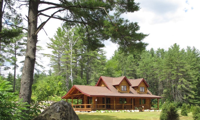 Wells Cabin | Beautiful Adk. Log Cabin Sleeps 8-13, Private Beach Access, Great for Lg.Family