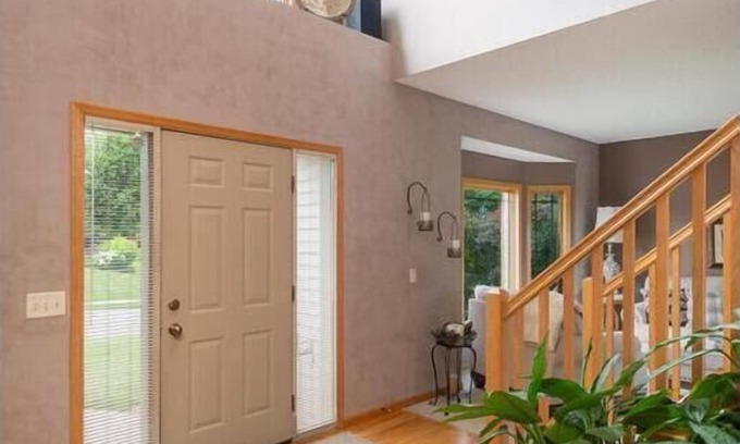 Eden Prairie House | Beautiful and Large house in great location Eden Prairie