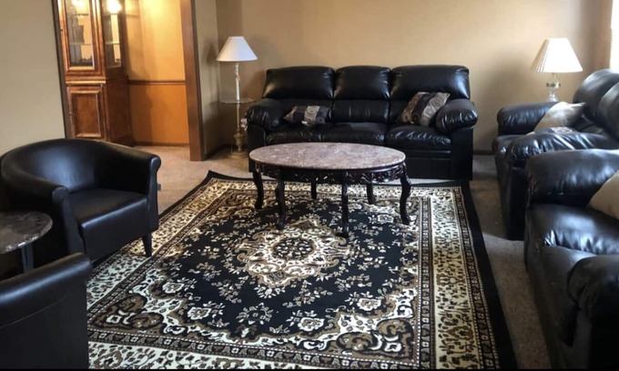 Parma House | Beautiful and large family home!