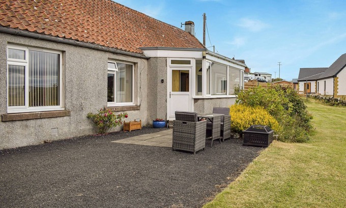 Cupar Cottage | Beautiful and spacious farm cottage, with amazing views over the fields.