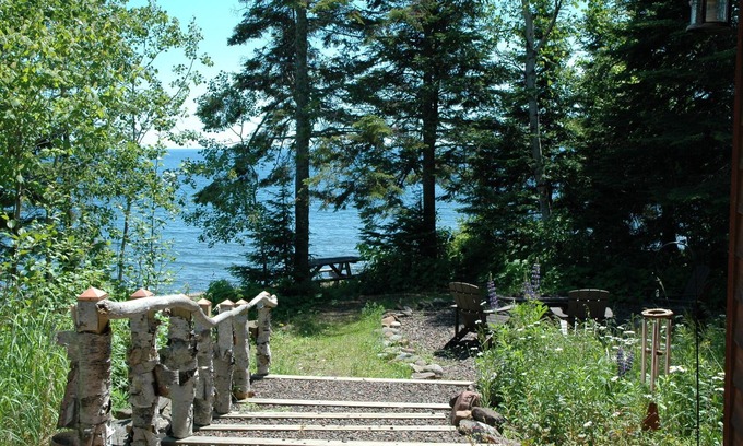 Grand Marais Cabin | Beautiful and unique cabin on the shores of Lake Superior
