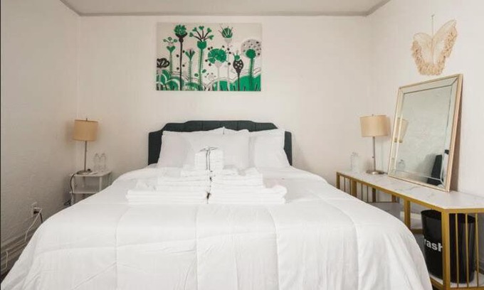 Hoover - Foster House | Beautiful and Workspace and Parking