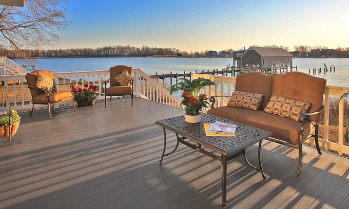 Arundel on the Bay House | Beautiful Annapolis Waterfront Home Sleeps 12 in Style