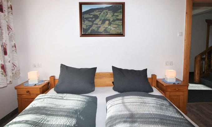 Holdernach Villa | Beautiful apartment in villa for 5 people with WIFI, TV, balcony and pets allowed