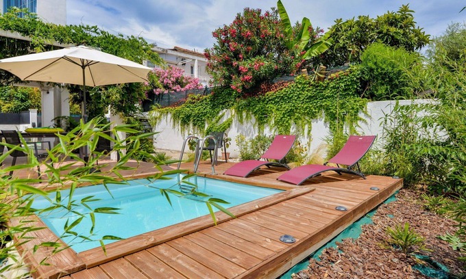 Cros-de-Cagnes Apartment | Beautiful apartment for 2 people with pool, WIFI, TV, patio and parking