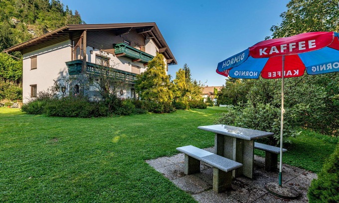 Agsdorf Apartment | Beautiful apartment for 4 people with WIFI, TV, patio and pets allowed