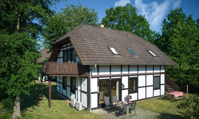 Feriendorf Frankenau House | Beautiful apartment in villa for 4 people with WIFI, TV, terrace and pets allowed