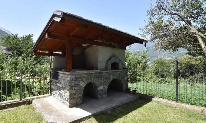 Fenis Apartment | Beautiful apartment for 4 people with pool, WIFI, TV, terrace and pets allowed