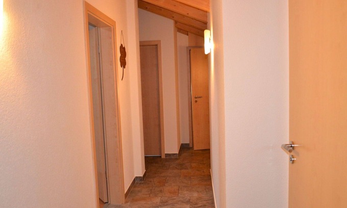 Sankt Anton am Arlberg Villa | Beautiful apartment in villa for 5 people with WIFI, TV, balcony and pets allowed