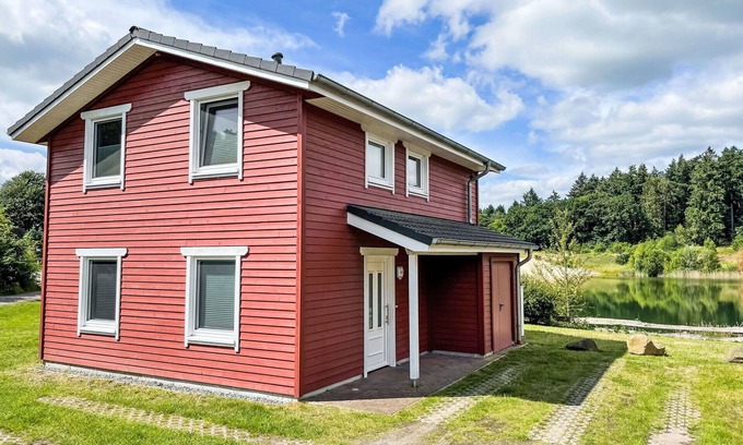 Hechthausen House | Beautiful apartment in villa for 8 guests with pool, WIFI, TV, terrace and pets allowed