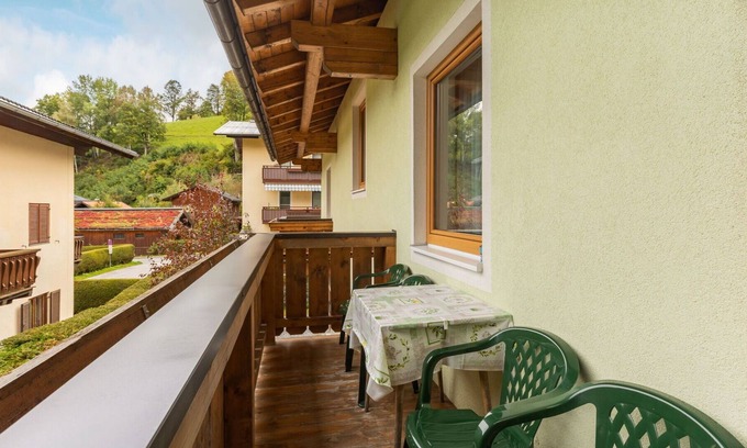 Thumersbach Apartment | Beautiful apartment for 4 guests with WIFI, TV, patio, pets allowed and parking