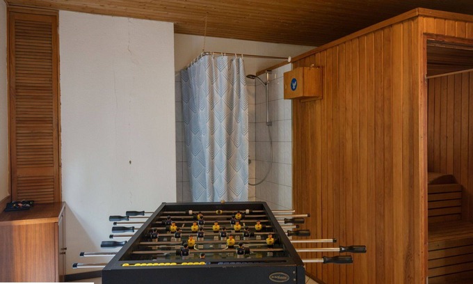 Immerath Apartment | Beautiful apartment for 12 people with WIFI, TV, balcony and pets allowed