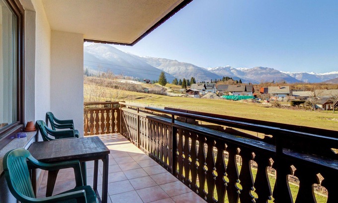 Bohinjska Bistrica Apartment | Beautiful apartment for 5 guests with WIFI, TV, balcony, pets allowed, panoramic view and parking
