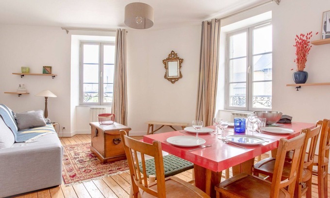 Cancale Apartment | Beautiful apartment for 6 people with WIFI, terrace and parking