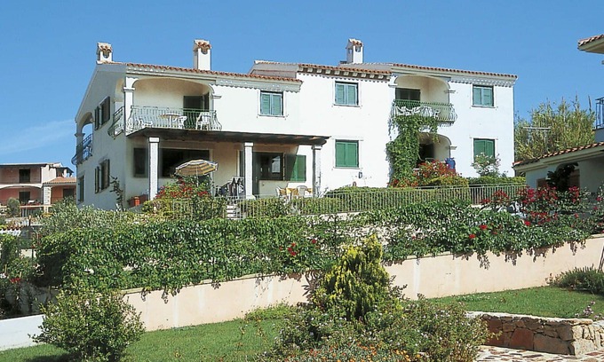 Tanaunella Apartment | Beautiful apartment for 4 guests with TV, terrace and parking