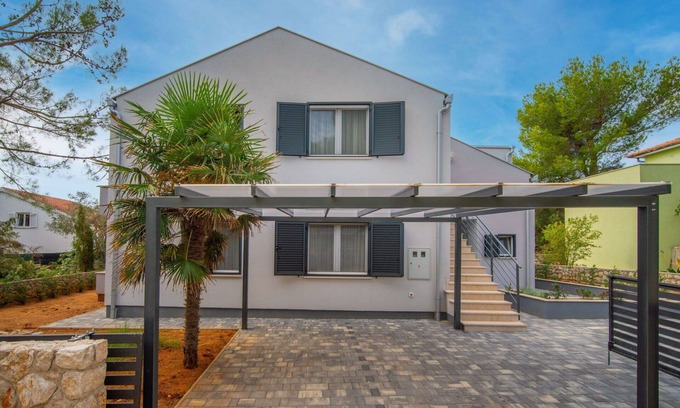 Artatore Apartment | Beautiful apartment for 6 guests with WIFI, A/C, hot tub, TV, terrace and parking