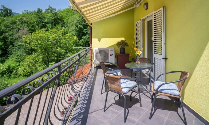 Kuceli Apartment | Beautiful apartment for 5 guests with A/C, WIFI, TV, terrace, pets allowed and parking